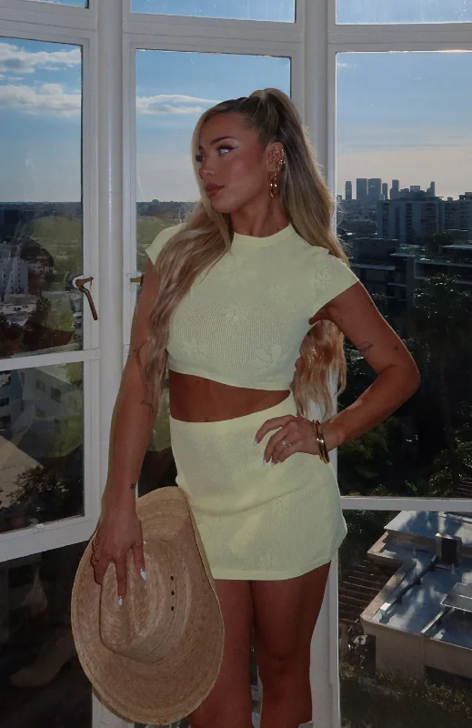 So Much Hype Short Sleeve Top Lemon Sophisticated Women's 