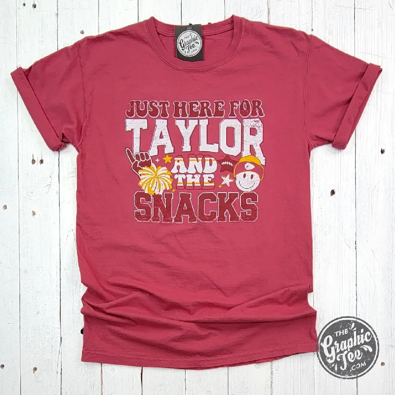 Just Here For Taylor and the Snacks Crimson Fall Comfort Wash Short Sleeve Tee Relaxed Women's 