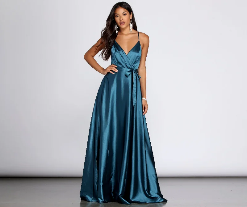 Lyndsay Satin Formal Gown Relaxed Women's 