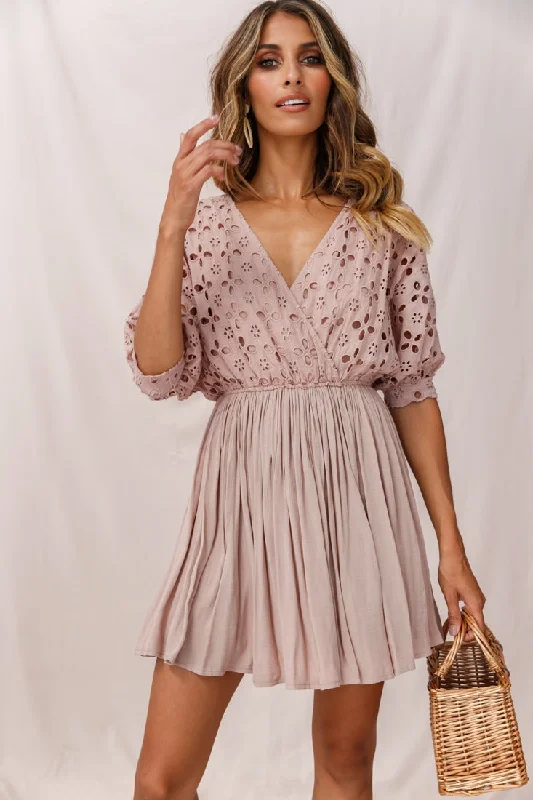 Indi Broderie Anglaise Swing Dress Mocha Preppy Women's College