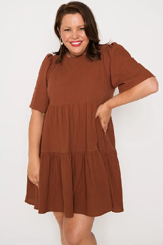 Wilma Brown Dress Adventure