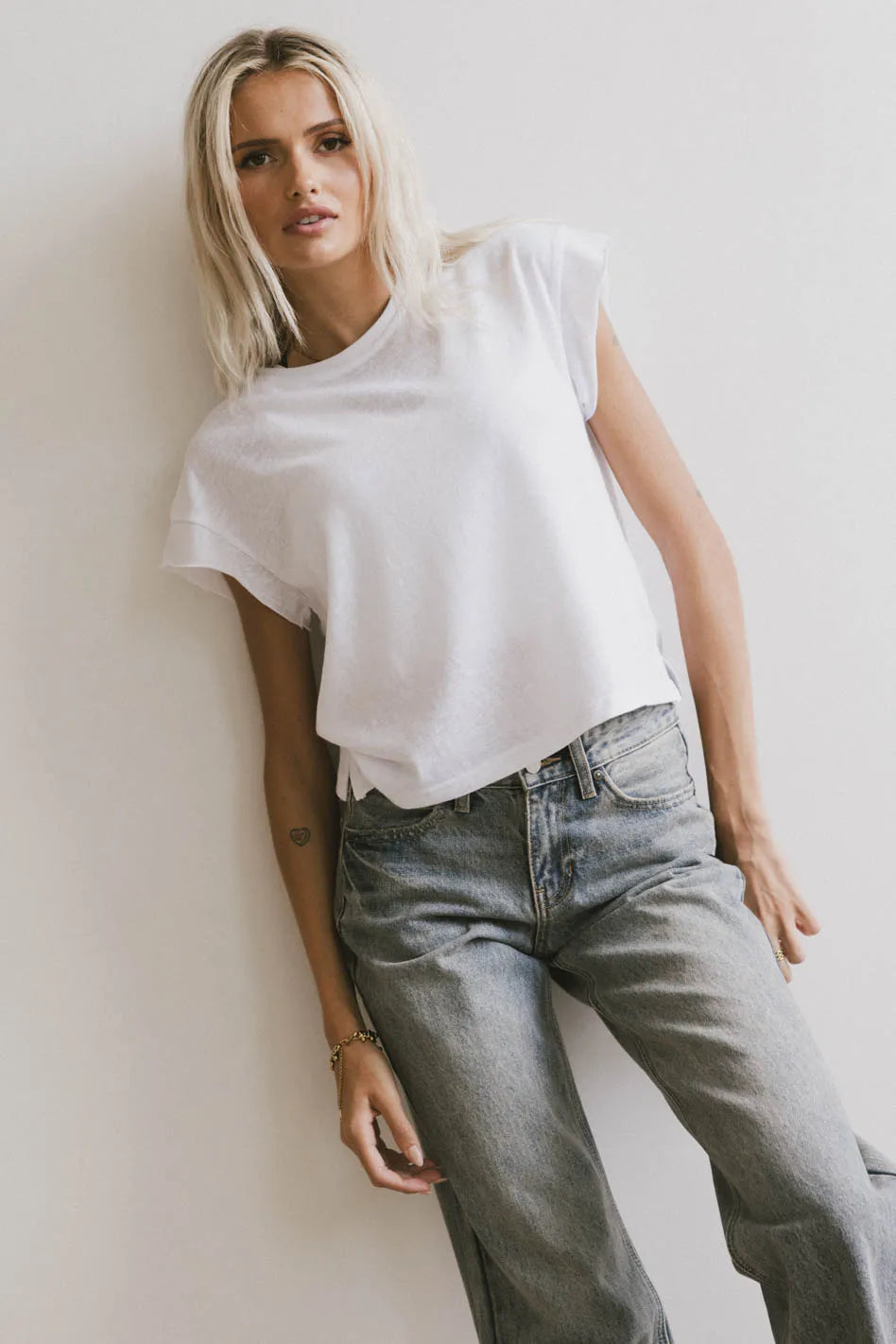 Harry Cutoff Top in White performance