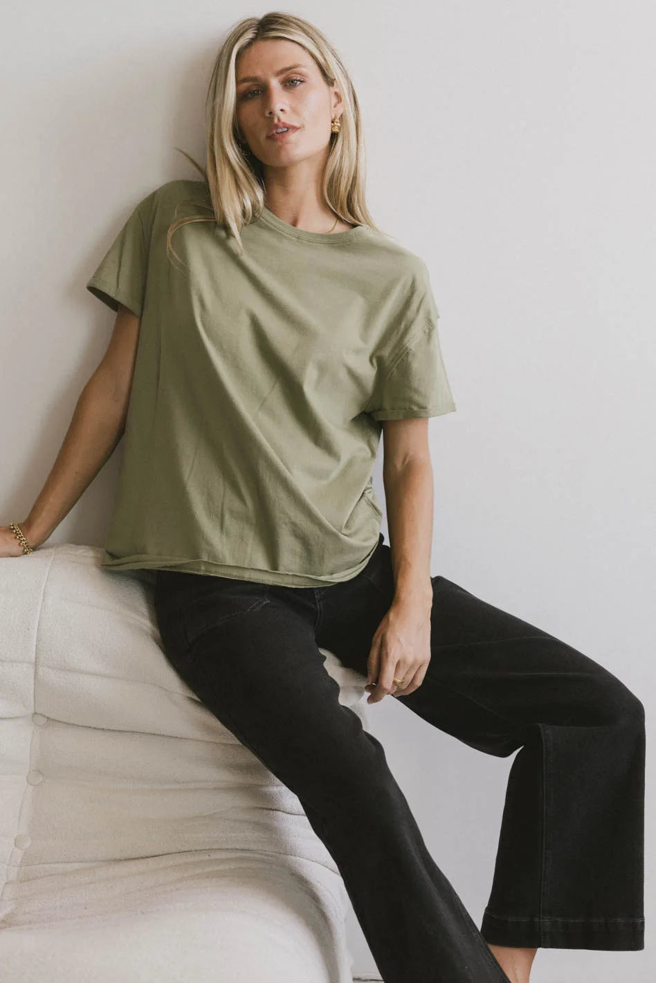 Gunner Basic Tee in Light Olive Feminine Women's Soft 