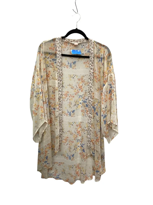 Kimono By Clothes Mentor In Cream, Size: Xs Cool Women's Skate