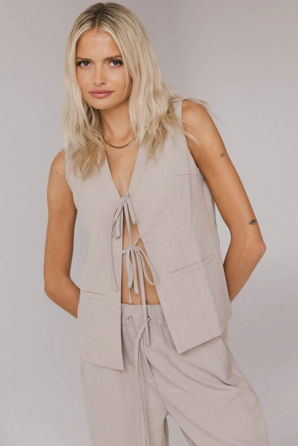 Eslyn Oversized Vest in Taupe Cashmere