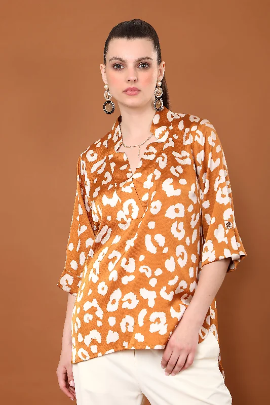 Tia V Neck Leopard Print Top Relaxed Women's Beachy
