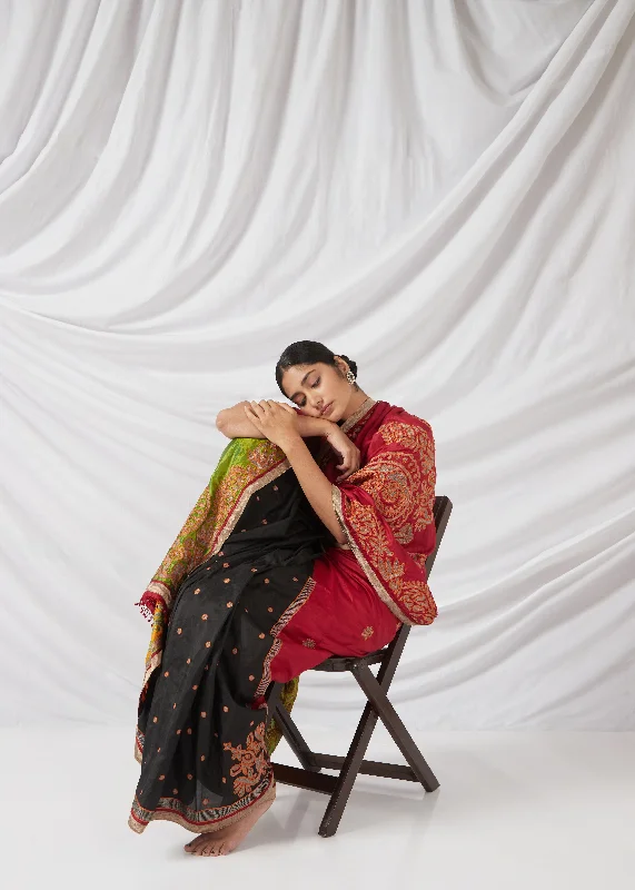 Deepavali Saree And Blouse Set In Shamrock Green, Crimson Red, Butterscotch Yellow And Black Geometric